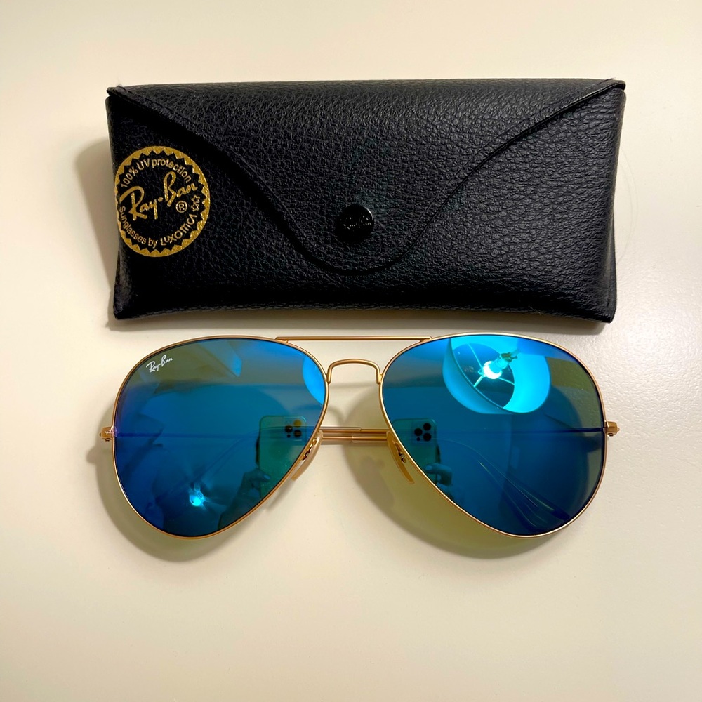 Rayban Aviator sunglasses! Gold with blue lenses with Rayban case!
